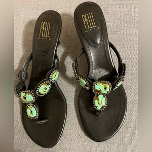 Sz 8 Pelle Moda Black and Turquoise Stone Jeweled Kitten Heel Thong Sand…